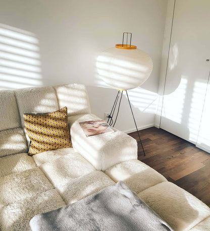 Lampadaire en papier de riz élégant – Éclairage sleek et stylé pour votre salon et votre chambre à coucher