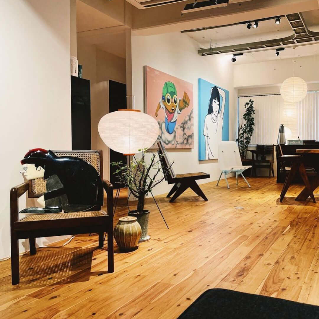 Lampadaire en papier de riz élégant – Éclairage sleek et stylé pour votre salon et votre chambre à coucher