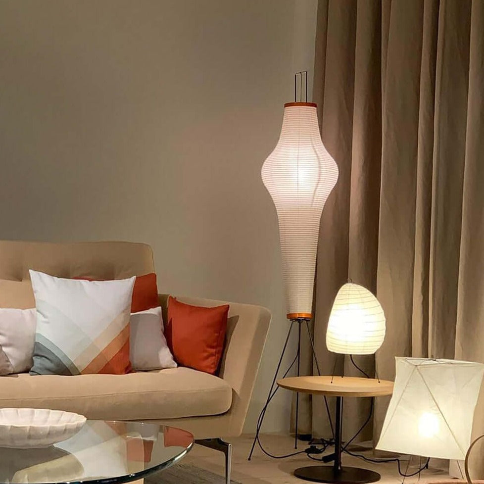 Lampadaire en papier de riz élégant – Éclairage sleek et stylé pour votre salon et votre chambre à coucher