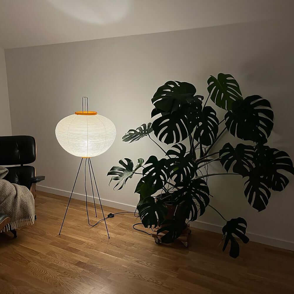Lampadaire en papier de riz élégant – Éclairage sleek et stylé pour votre salon et votre chambre à coucher