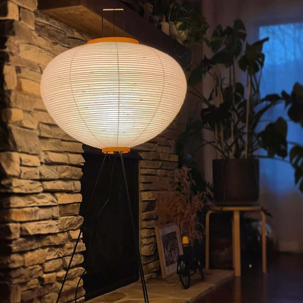 Lampadaire en papier de riz élégant – Éclairage sleek et stylé pour votre salon et votre chambre à coucher
