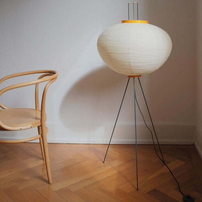 Lampadaire en papier de riz élégant – Éclairage sleek et stylé pour votre salon et votre chambre à coucher