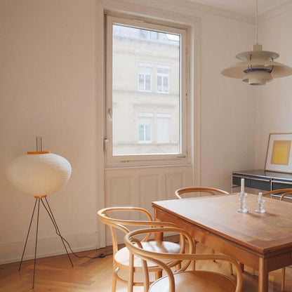 Lampadaire en papier de riz élégant – Éclairage sleek et stylé pour votre salon et votre chambre à coucher