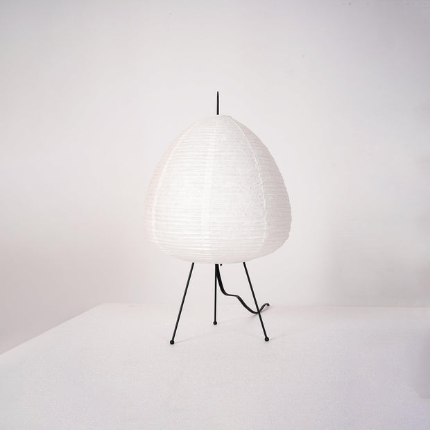 Exquisite Akari table lamp – Mulberry paper and elegant metal design