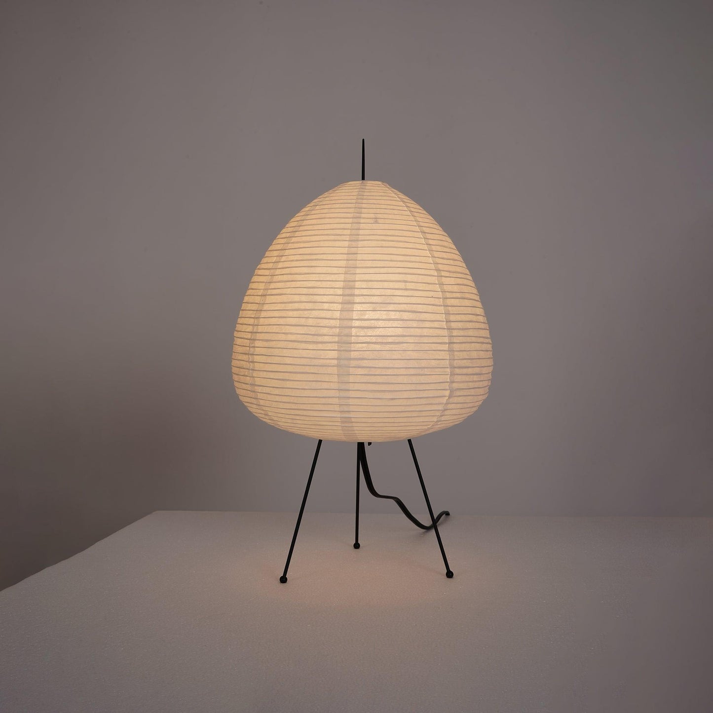 Lampe de table Akari exquise – Design en papier de mûrier et métal élégant
