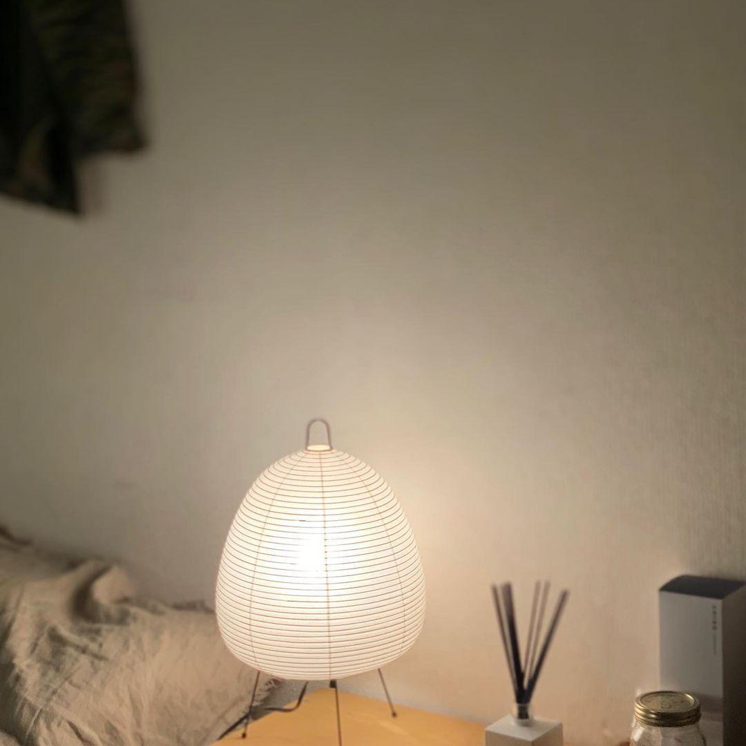 Lampe de table Akari exquise – Design en papier de mûrier et métal élégant