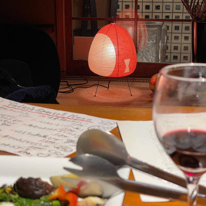 Lampe de table Akari exquise – Design en papier de mûrier et métal élégant