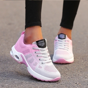 Comfortable Walking Sneakers – Pain Relief for an Easy and Pleasant Walk