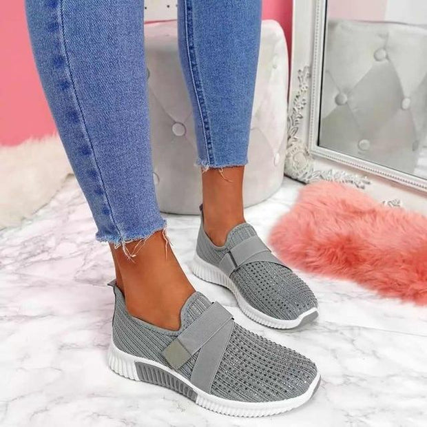Slip-On Sneakers for Women with Velcro – Comfort and Elegance for Everyday Use