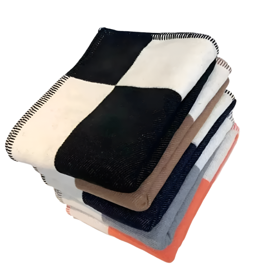 Découvrez l'élégance de la couverture en cachemire et laine LuxeChaleur – Votre plaid de luxe doux et élégant