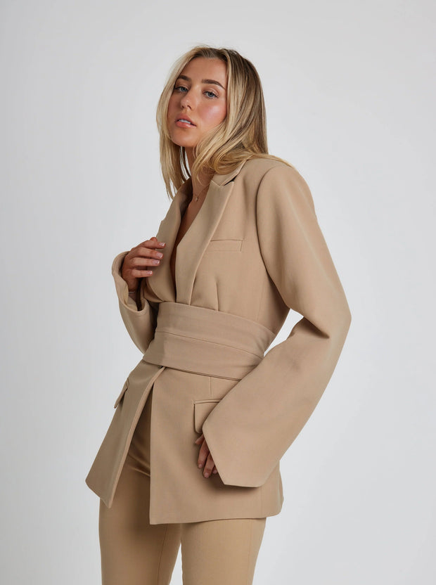 Blazer Femme Ajusté avec Ceinture – Élégance Chic et Polyvalente pour Toutes les Occasions