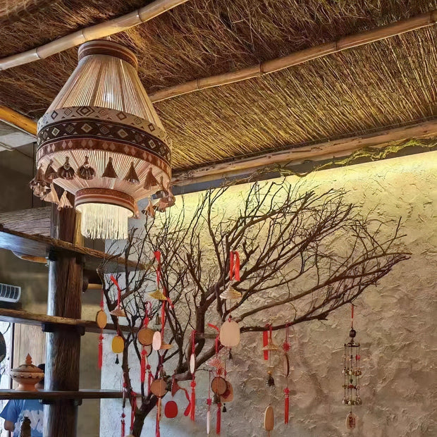 Bright Bohemian Chic Fringe Pendant – Hanging Lamp Inspired by Tribes with Elegant Style and Graceful Fringes