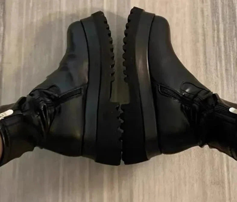 Chunky enkellaarsjes van zwart synthetisch leer voor dames - optimaal comfort en stedelijke stijl