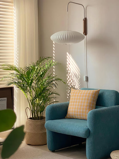 Vägglampa Nelson – Elegant modern design från 1950-talet med valnötsträ och metall