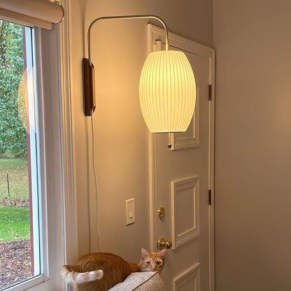 Vägglampa Nelson – Elegant modern design från 1950-talet med valnötsträ och metall