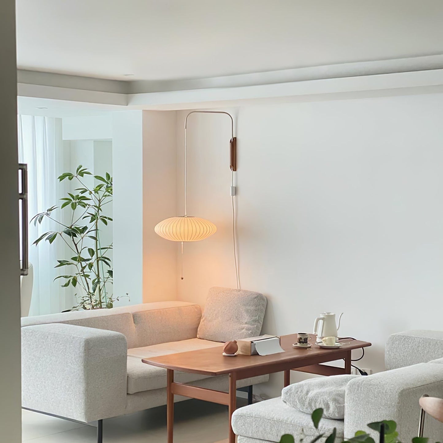 Vägglampa Nelson – Elegant modern design från 1950-talet med valnötsträ och metall