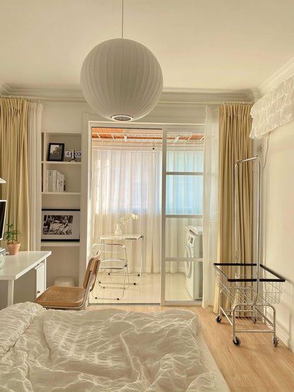 Nordische Chic Hangstoel – Elegant Hout- en Stalen Ontwerp Perfect voor Verfijnde Ruimtes