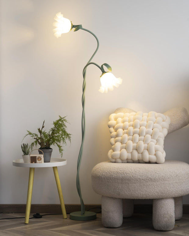 Elegant Calla Lily Floor Lamp – A Touch of Sophistication for Your Space