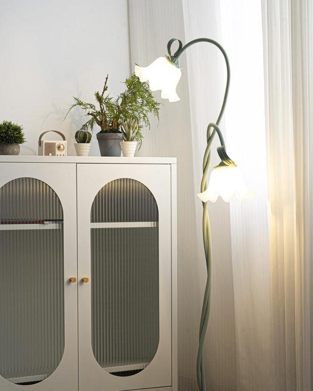 Elegant Calla Lily Floor Lamp – A Touch of Sophistication for Your Space