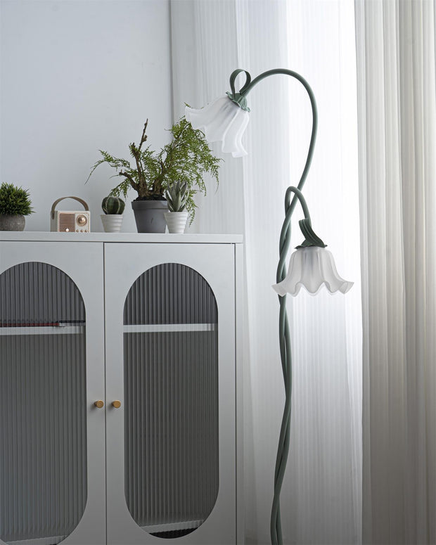 Elegant Calla Lily Floor Lamp – A Touch of Sophistication for Your Space