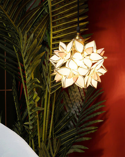 Éblouissant Lustre en Coquillage Capiz – Illumination Chic en Métal et Verre pour vos Espaces de Vie et de Salle à Manger