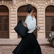 Elegant Oxford shoulder bag – With refined faux leather details