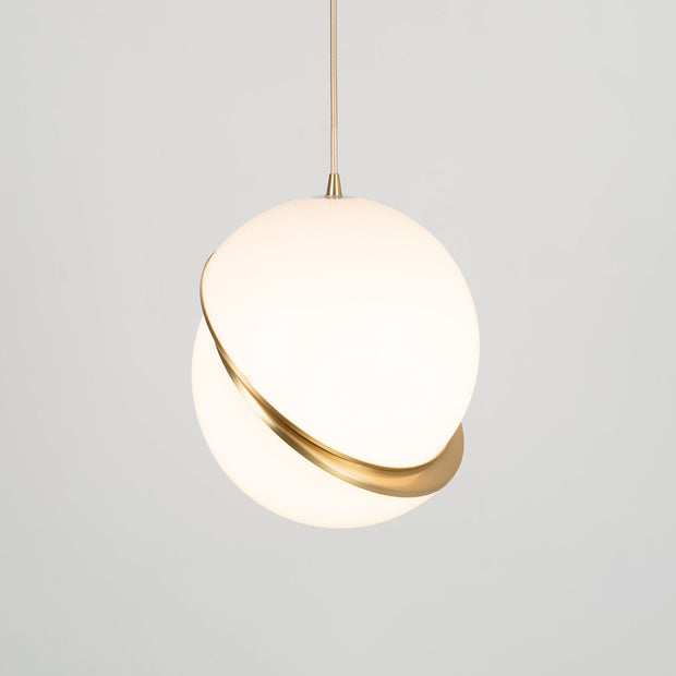 Crescent moon-shaped LED chandelier – Contemporary chic in acrylic and brass finish