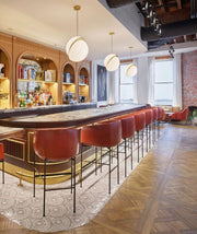 Crescent moon-shaped LED chandelier – Contemporary chic in acrylic and brass finish