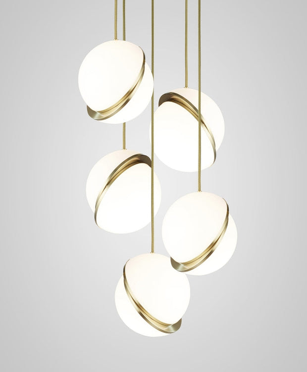 Crescent moon-shaped LED chandelier – Contemporary chic in acrylic and brass finish