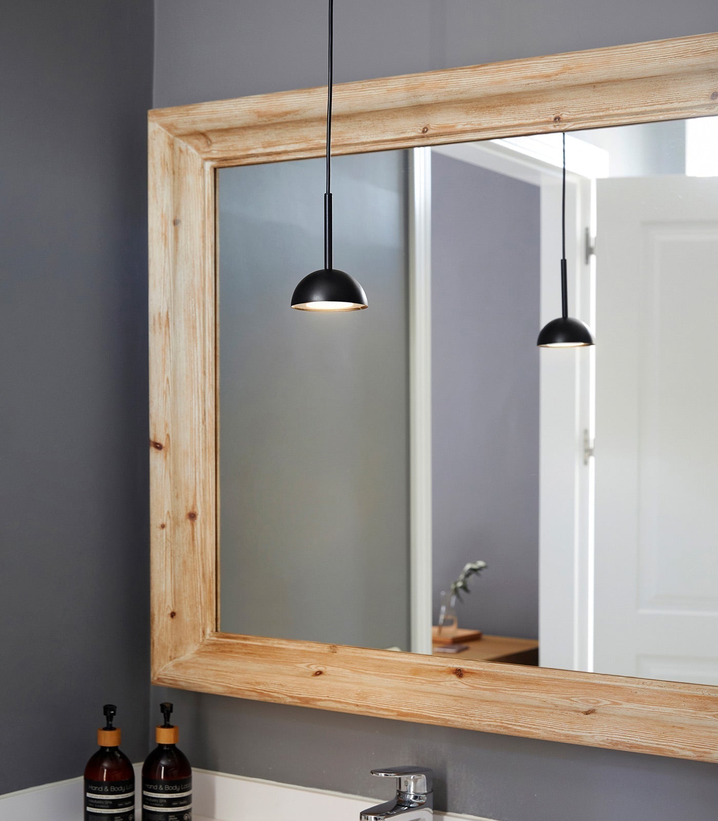 Suspension LED moderne Cupolina élégante – Design en métal stylé pour une touche chic