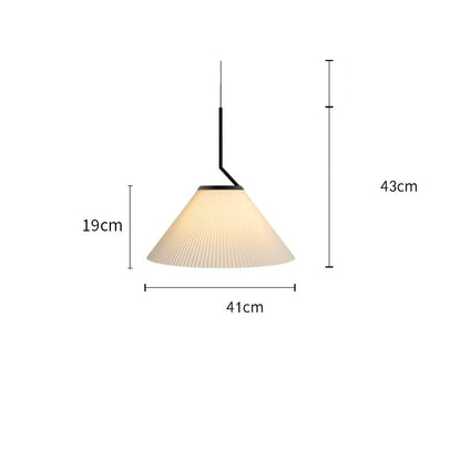 Élégance scandinave : Suspension LED en tissu crème avec design plissé nordique
