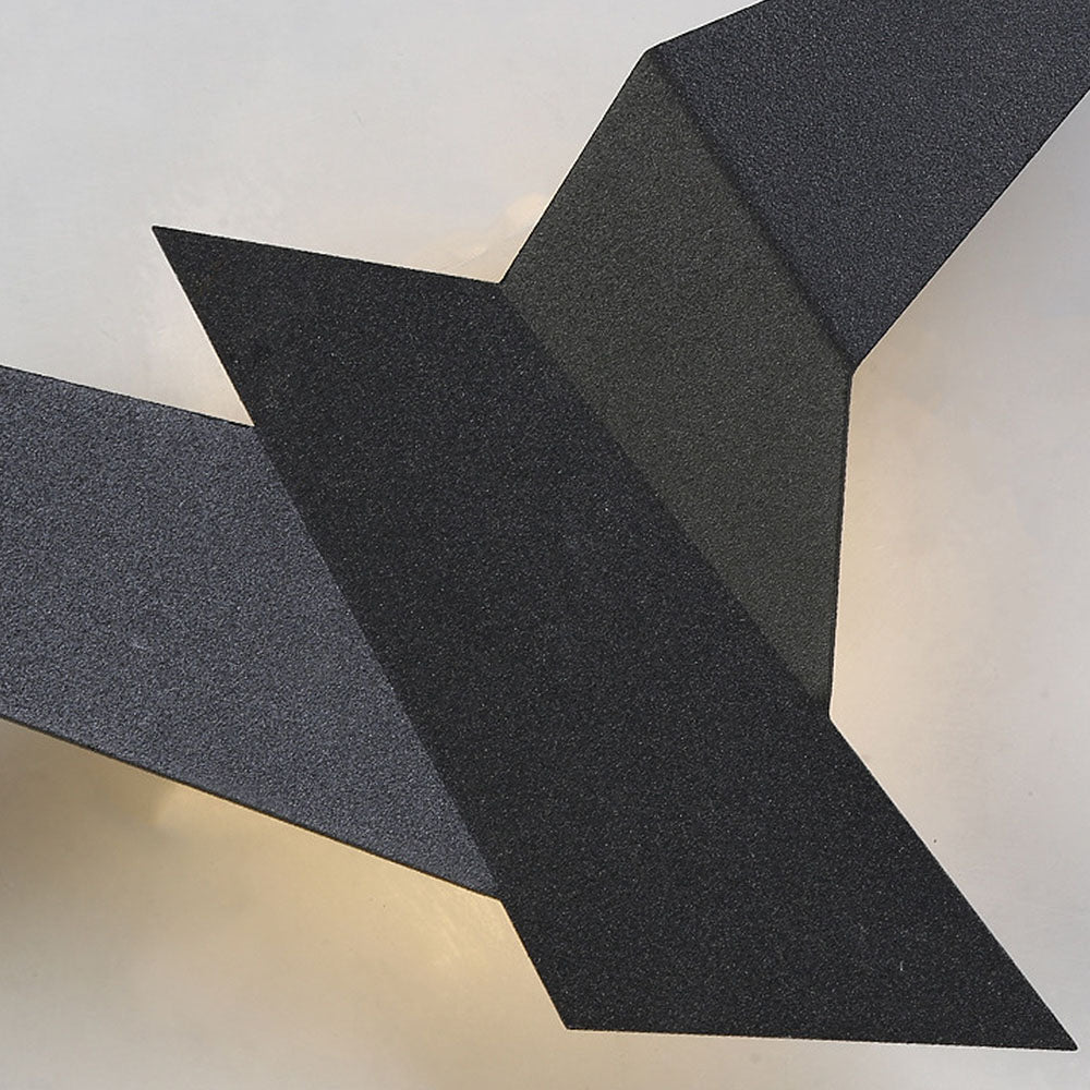 Vägglampa Inspirerad av Fantasifulla Fåglar – Konstnärlig Järnlampa för att Förbättra Din Inredning