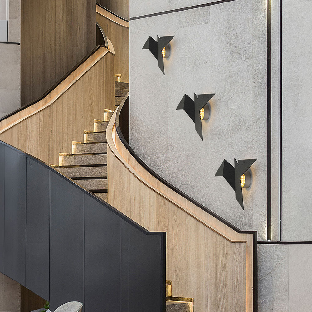 Vägglampa Inspirerad av Fantasifulla Fåglar – Konstnärlig Järnlampa för att Förbättra Din Inredning