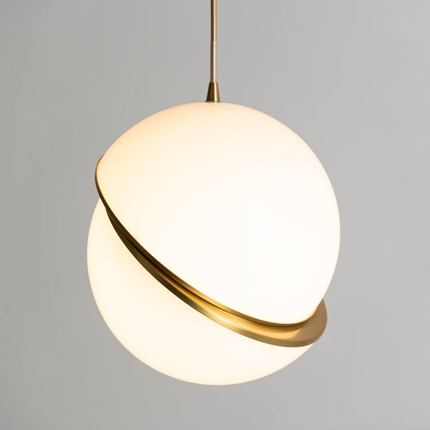 Crescent moon-shaped LED chandelier – Contemporary chic in acrylic and brass finish