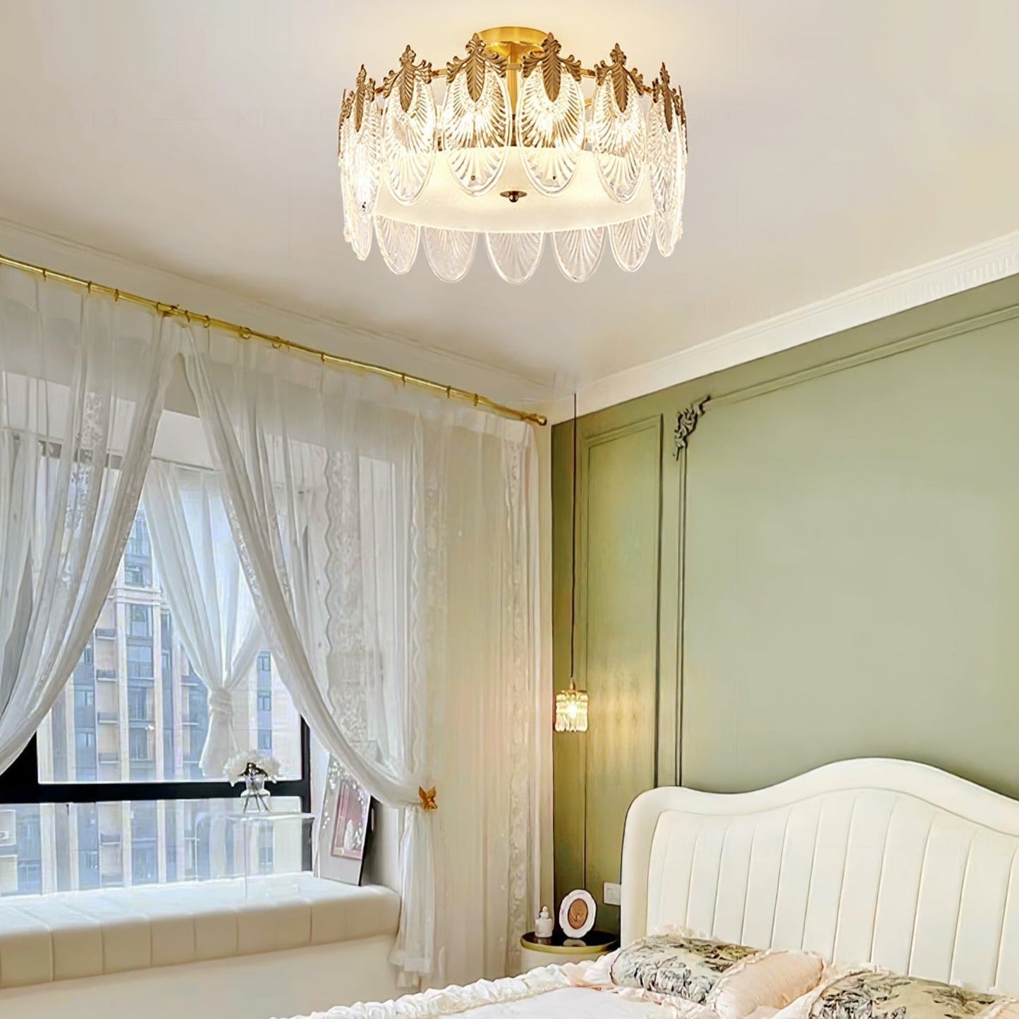 Superb round glass chandelier – Elegant pendant light with exquisite design