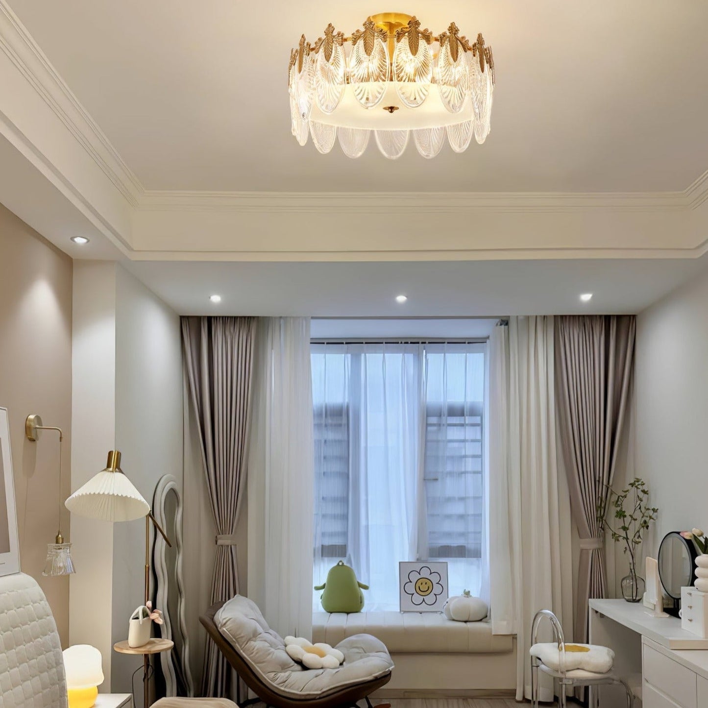 Superb round glass chandelier – Elegant pendant light with exquisite design