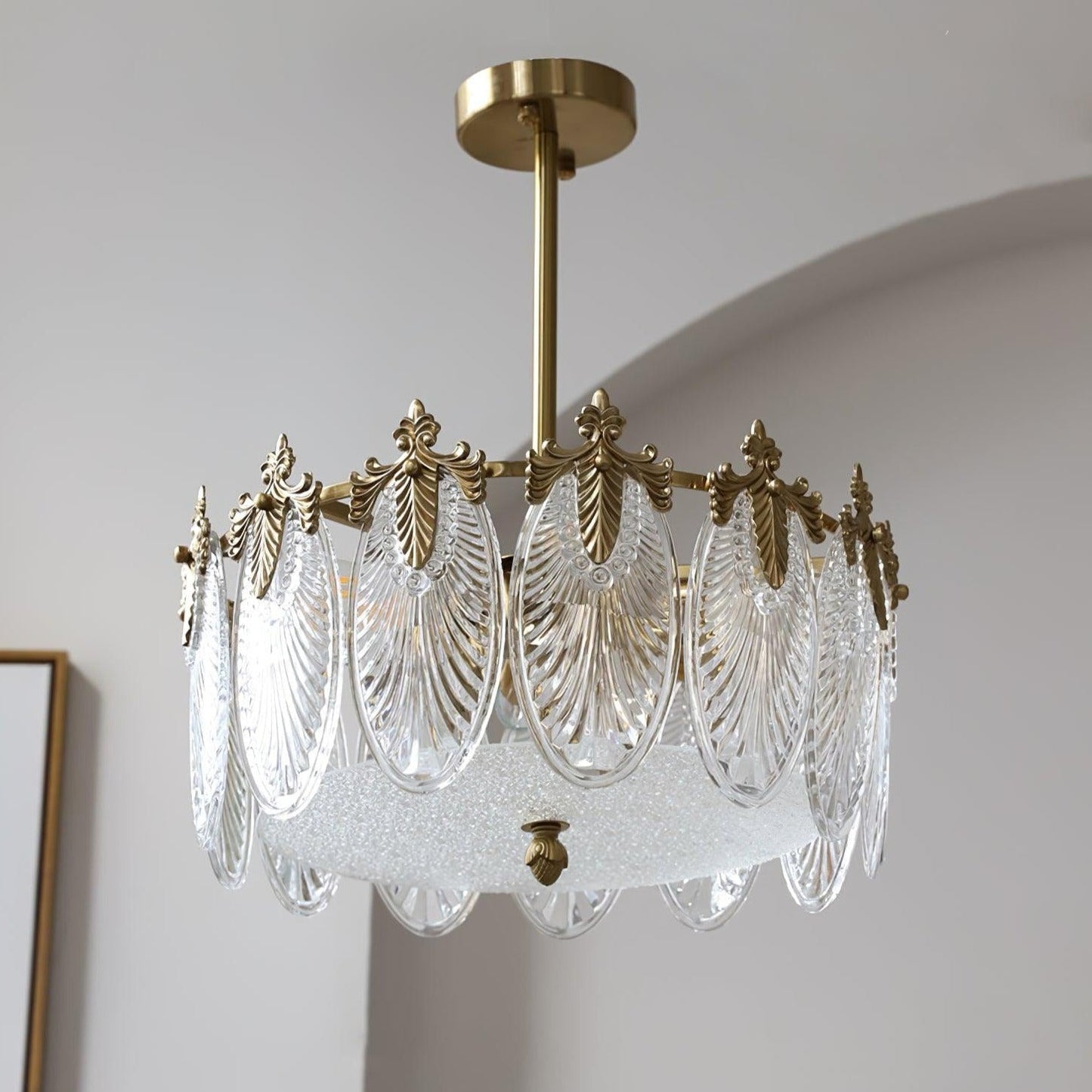 Superb round glass chandelier – Elegant pendant light with exquisite design