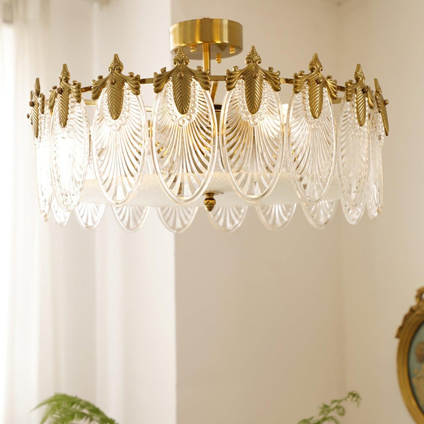 Superb round glass chandelier – Elegant pendant light with exquisite design