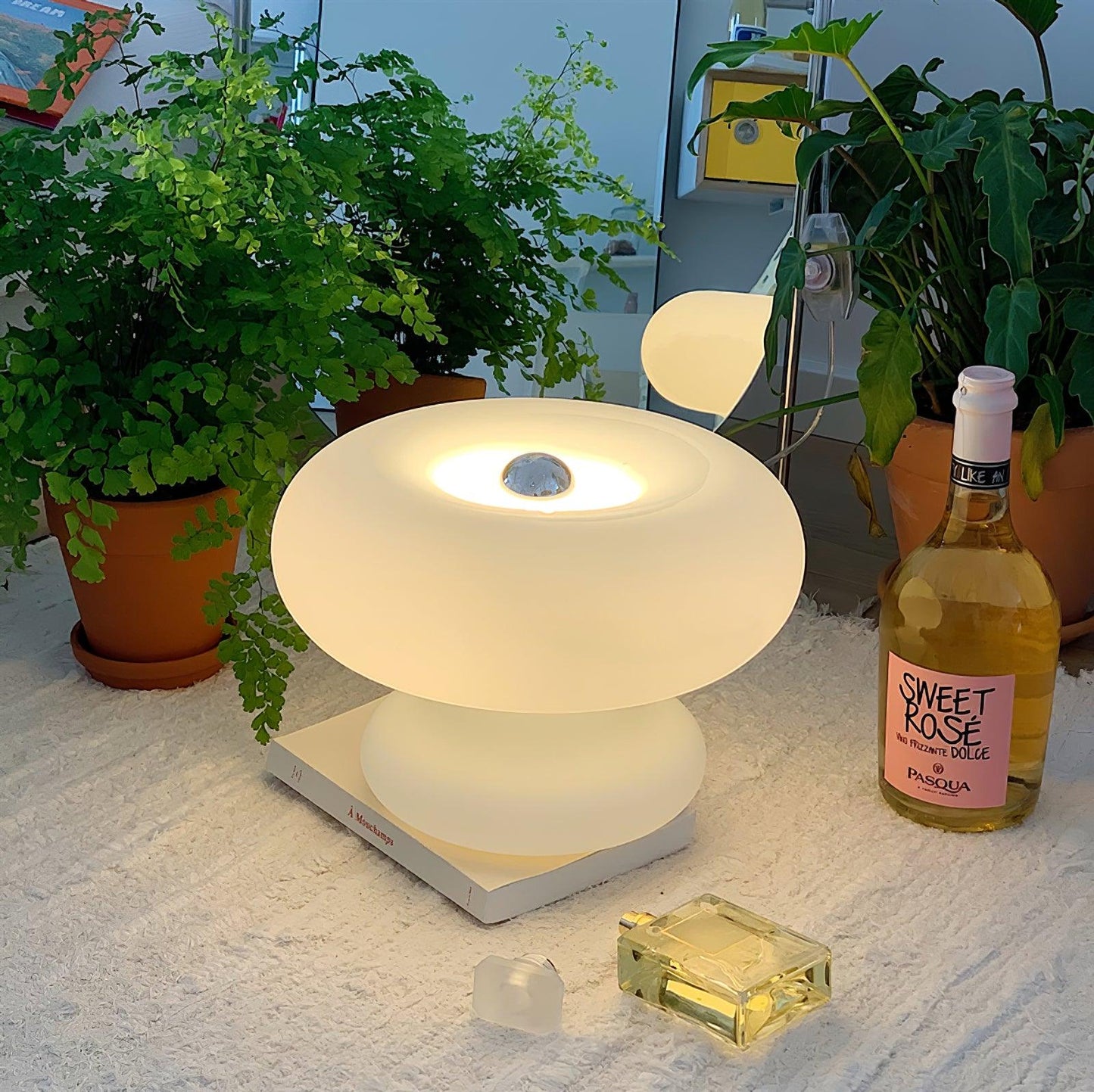 Lampe de table en forme de donut charmante – Éclat ambiant douillet avec un design distinctif