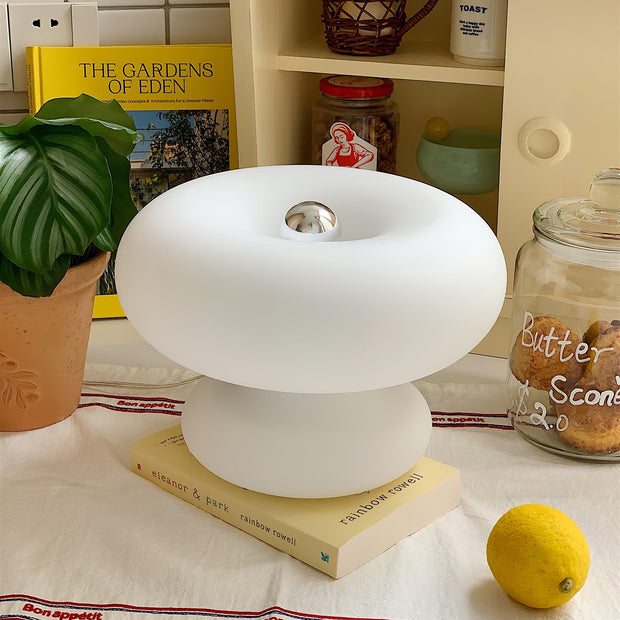Charming donut-shaped table lamp – Cozy ambient glow with a distinctive design