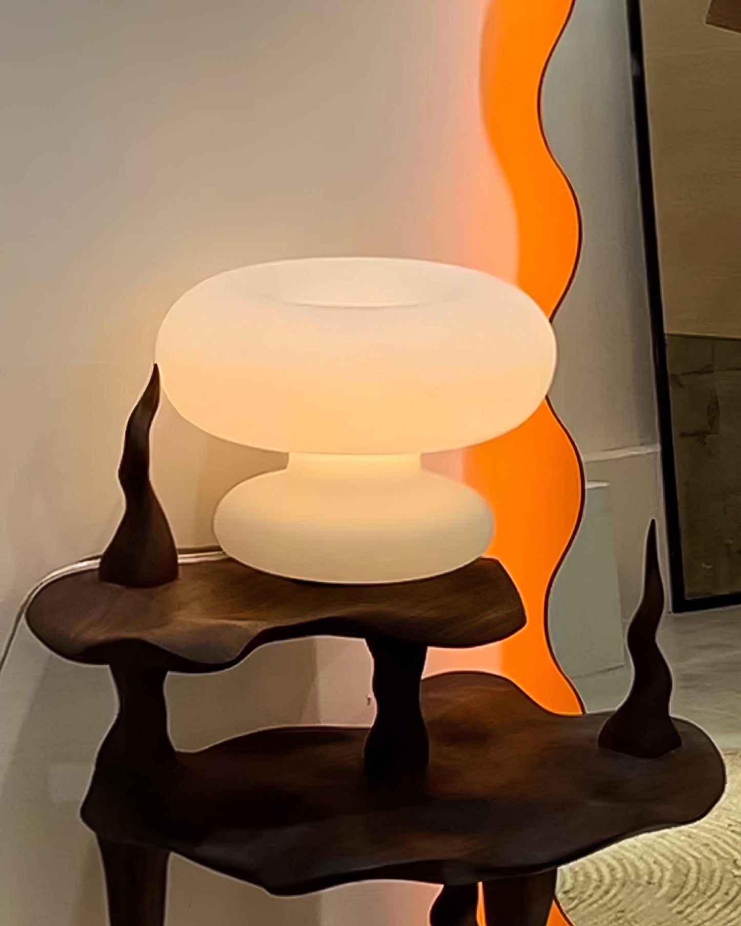 Lampe de table en forme de donut charmante – Éclat ambiant douillet avec un design distinctif