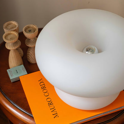 Lampe de table en forme de donut charmante – Éclat ambiant douillet avec un design distinctif