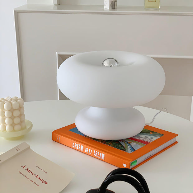 Charming donut-shaped table lamp – Cozy ambient glow with a distinctive design