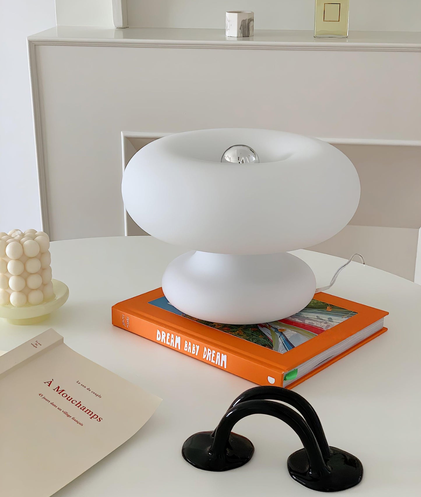 Lampe de table en forme de donut charmante – Éclat ambiant douillet avec un design distinctif