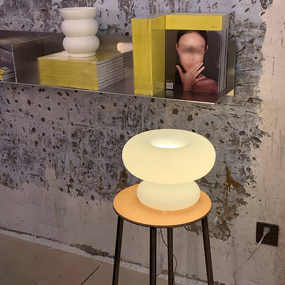 Lampe de table en forme de donut charmante – Éclat ambiant douillet avec un design distinctif