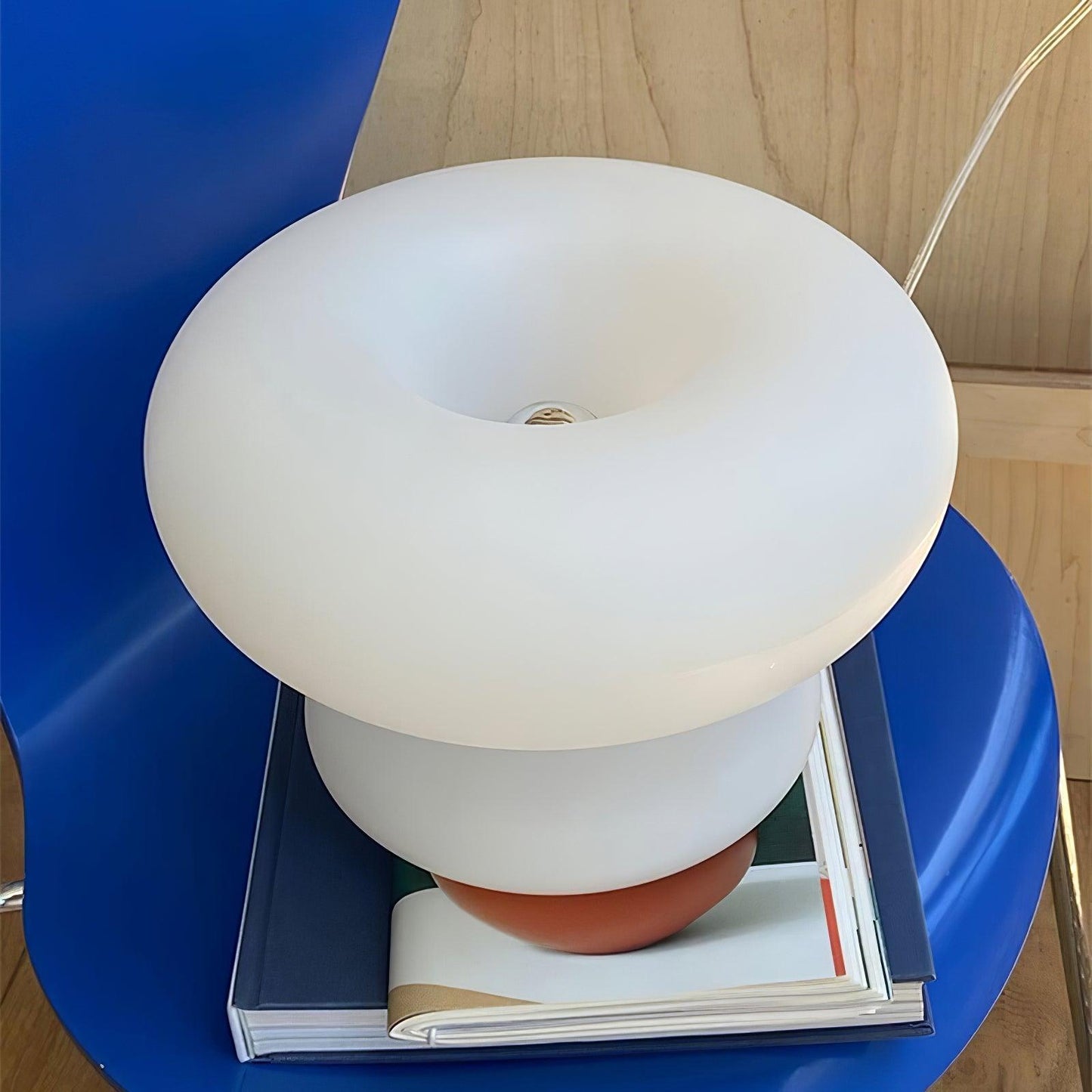 Lampe de table en forme de donut charmante – Éclat ambiant douillet avec un design distinctif