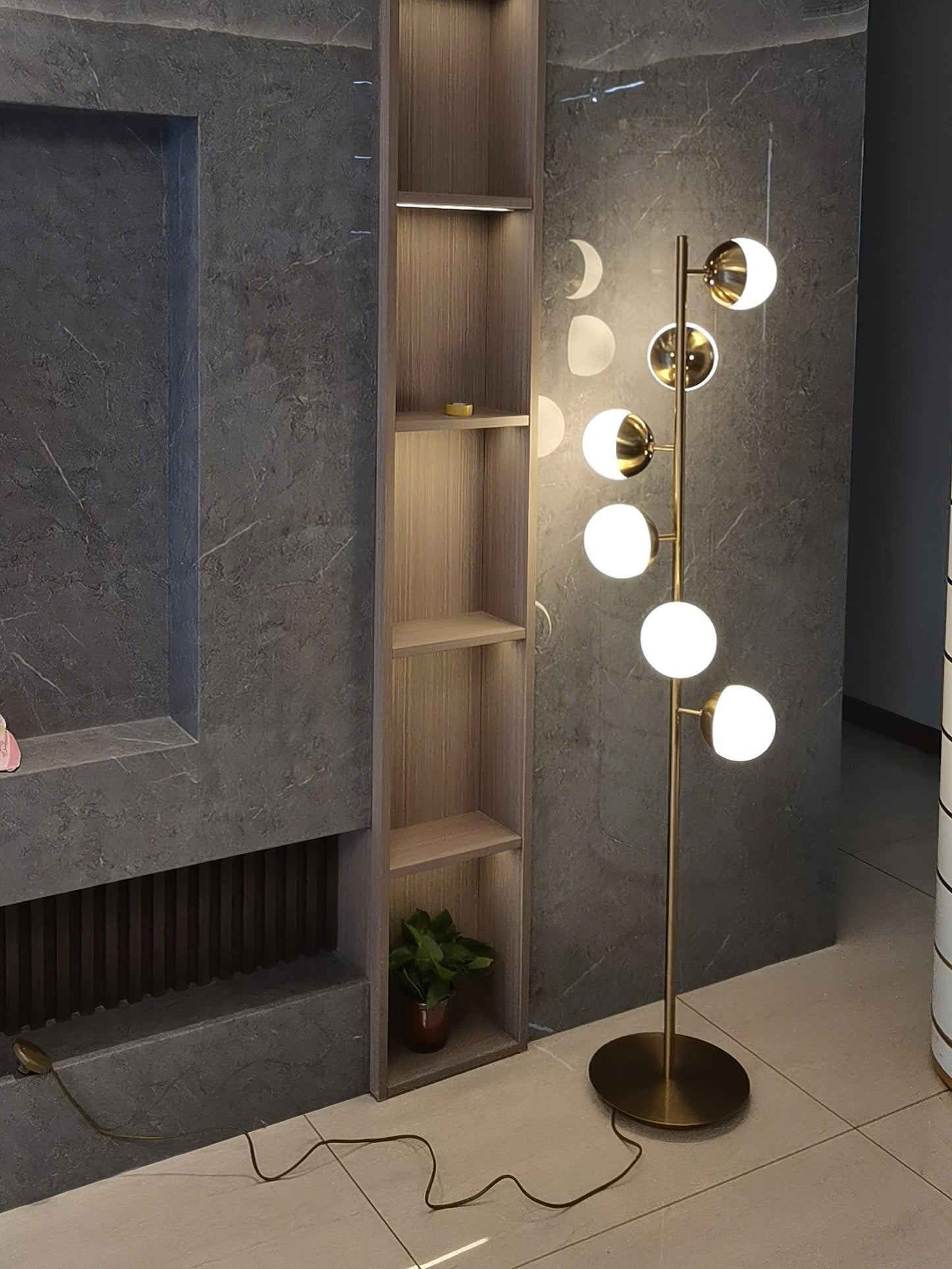 Doppler LED Tree Lamp – Contemporary Chic with Dazzling Glass Globe Lighting