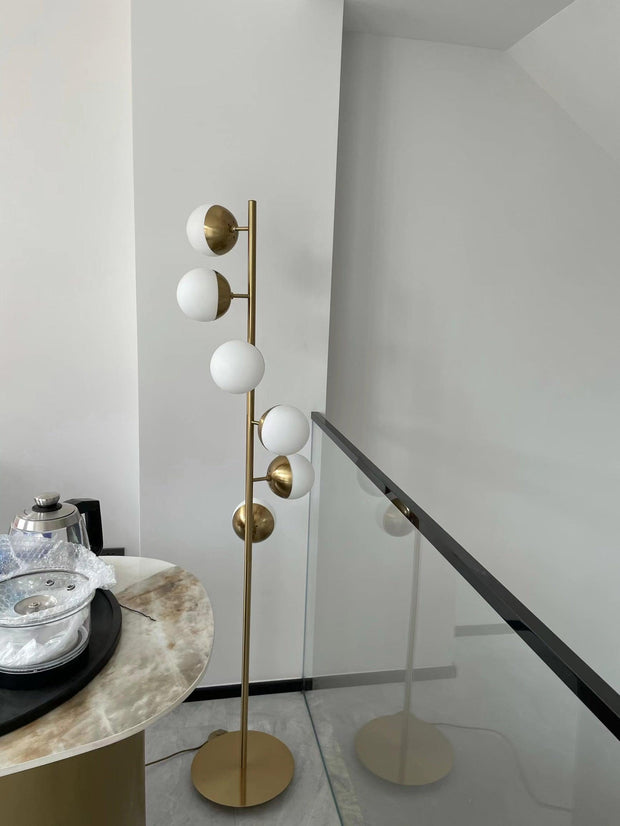 Lampe Arbre LED Doppler – Chic Contemporain avec Éclairage Éblouissant en Globe de Verre