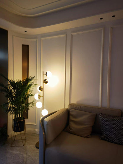 Doppler LED Tree Lamp – Contemporary Chic with Dazzling Glass Globe Lighting