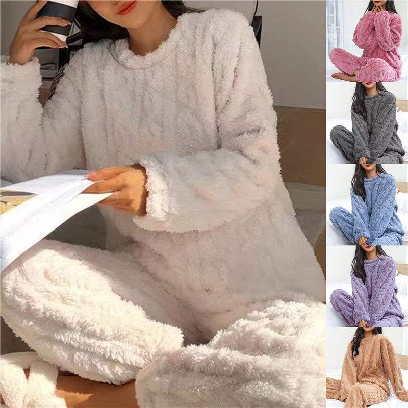 Fleece Pyjama Set – Gezellig Comfort en Warmte voor Knusse Nachten
